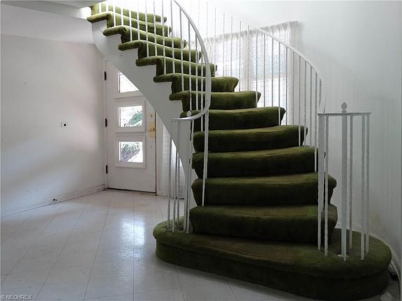 2nd image of 17451 Shaker Blvd
