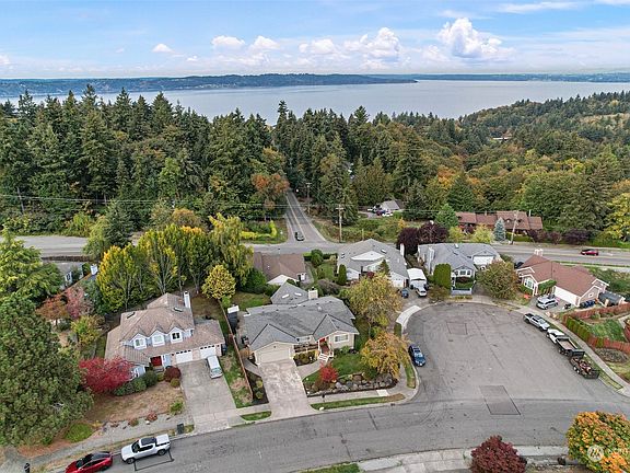 5th image of 1875 Overview Drive NE