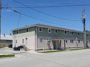 7 S 6th St, Hilbert, WI 54129