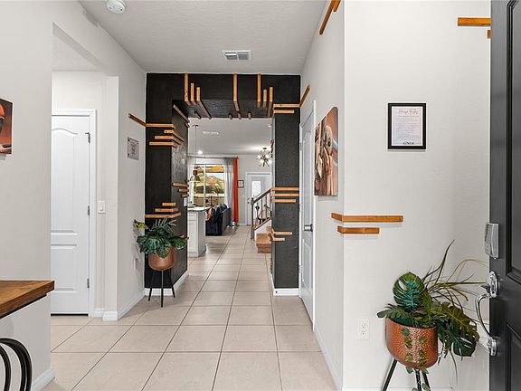 5th image of 7614 Oak Spring Ln