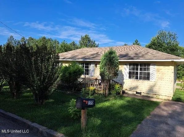 170 Colonial Cir NE, Magee, MS 39111