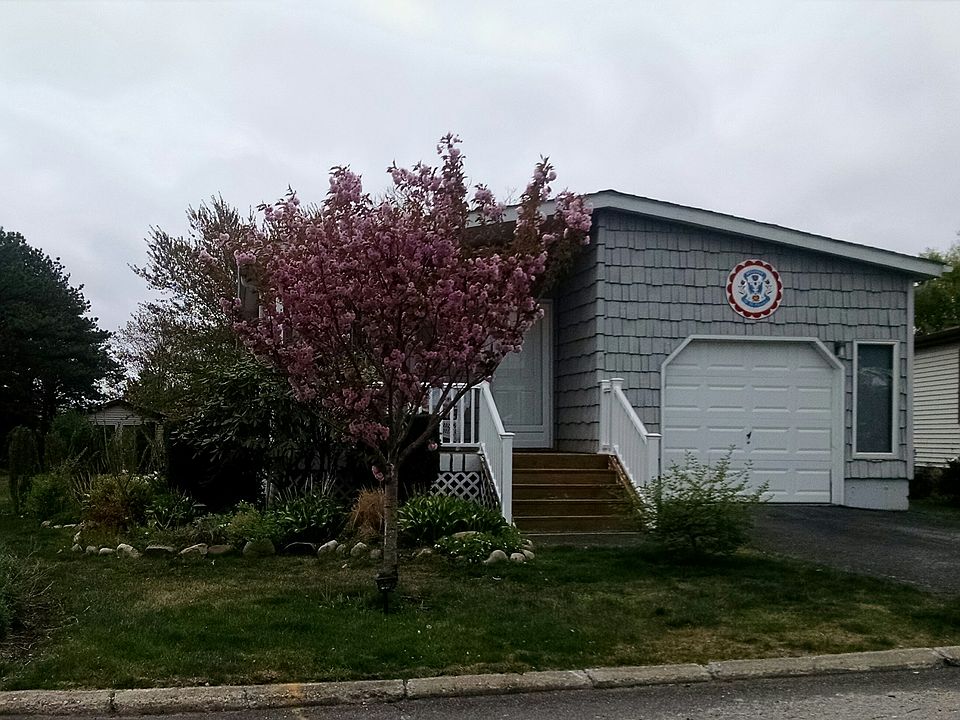 1st image of 1 Dogwood Ln