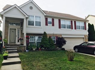 298 Fischer Dr, Westland, MI 48186
