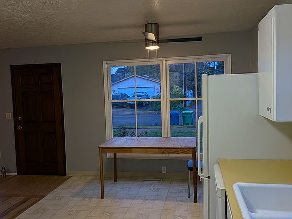 3rd image of 5806 SE Mitchell St