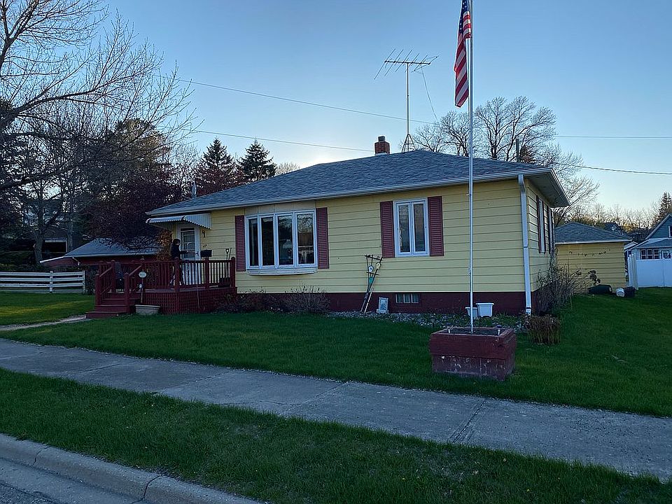424 3rd Ave, Enderlin, ND 58027 Zillow