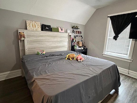 5th image of 1119 Reaney Ave