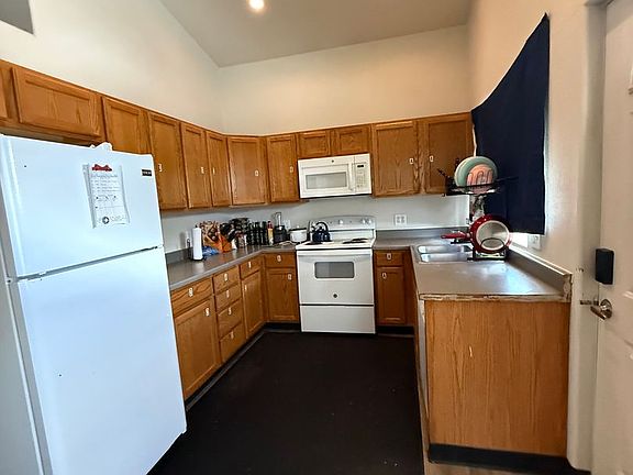 3rd image of 496 Highland Ave APT 1A