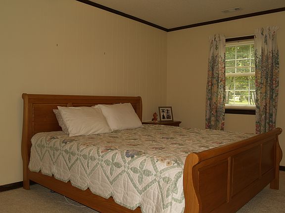 3rd image of 4019 Primrose Ave