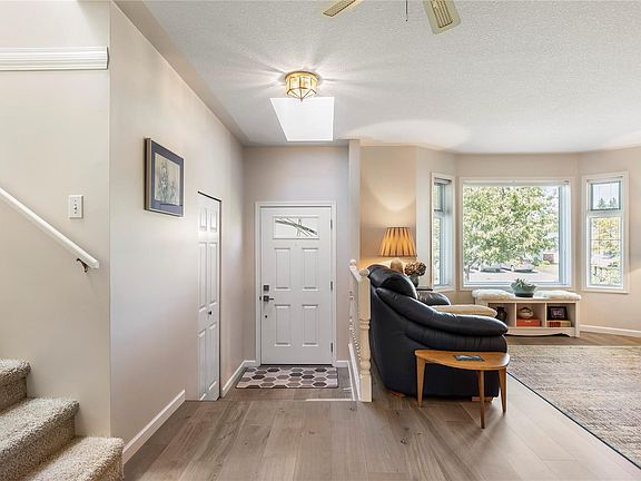 4th image of 5979 Devon Pl