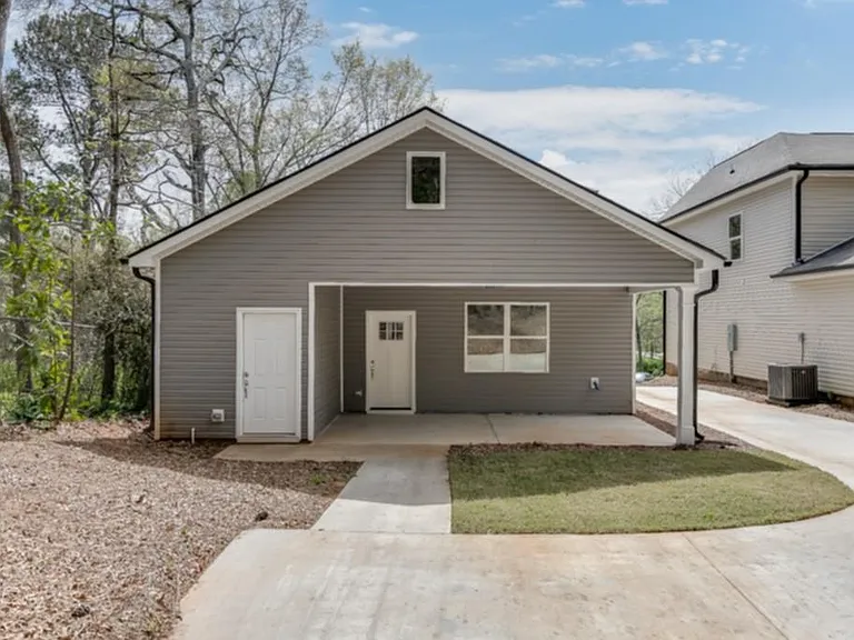1641 E Broad St — Photo 33
