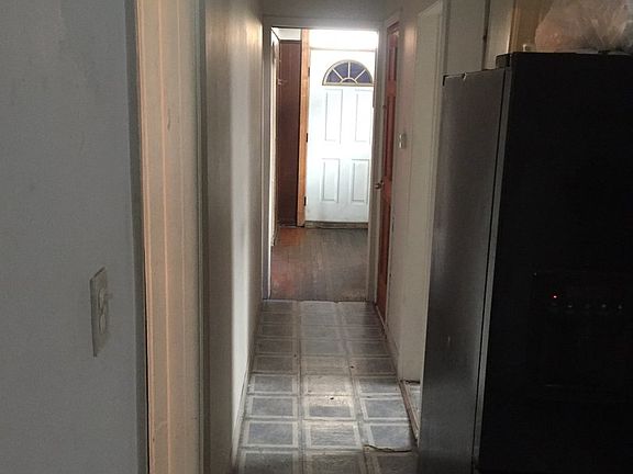 2nd image of 5615 S Winchester Ave