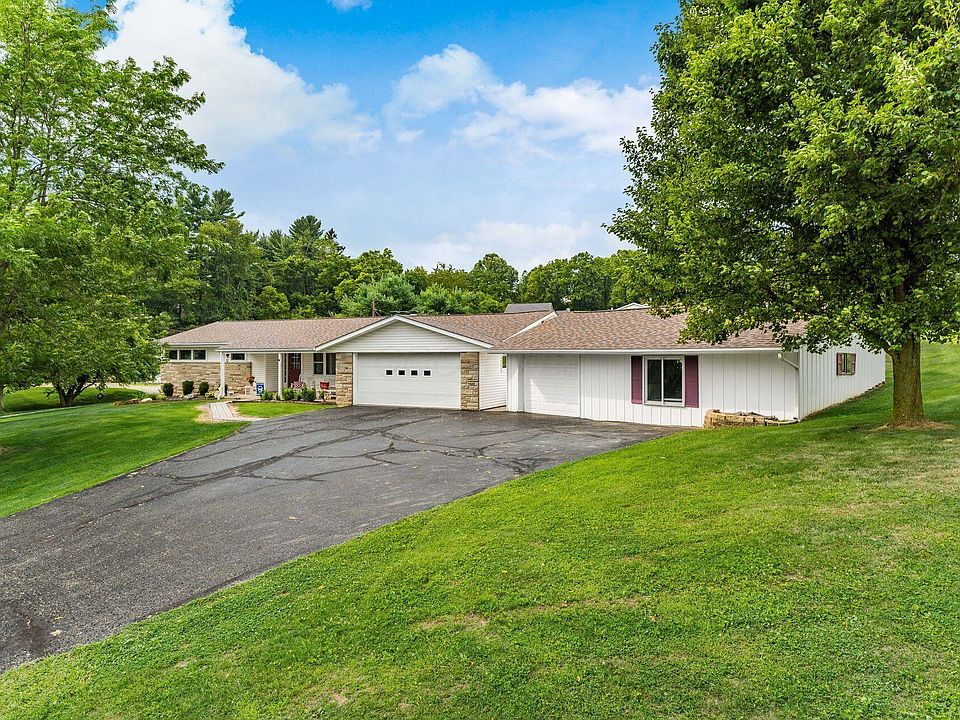 1st image of 107 Linnell Dr NW