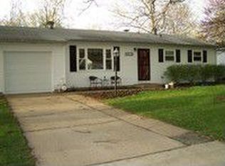 5712 SW Avalon Ln, Topeka, KS 66604