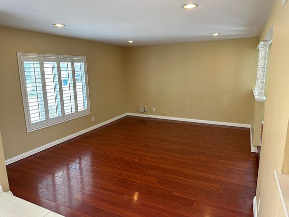 4th image of 24022 Pacific Dr