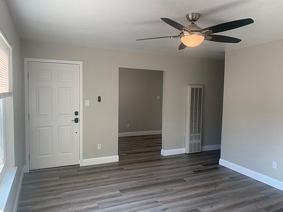 4th image of 717 Lampasas Ave APT B