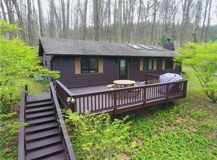 9316 Lakewood Dr NE, Mineral City, OH 44656