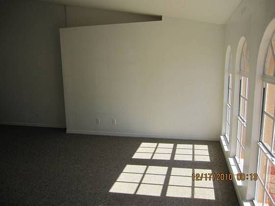 1st image of 735 Chattman St E