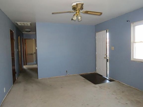3rd image of 1907 S Kathy Dr