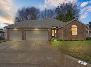 655 S York Ct, Springfield, MO 65802