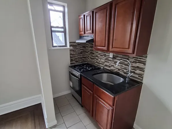 24-25 S Grove St #C5, East Orange, NJ 07018