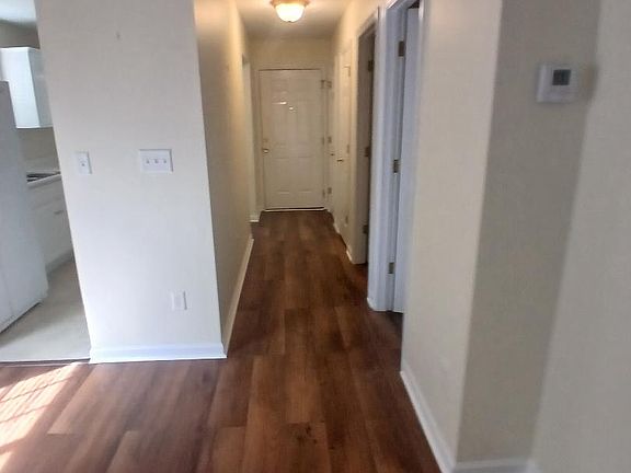 4th image of 10 Leigh Place Dr