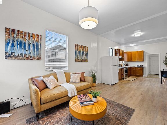 2nd image of 1526 Munson Way