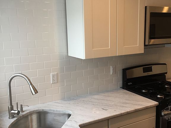 4th image of 1212 Arthur St