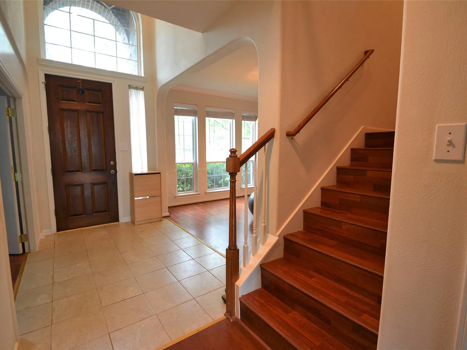 5 bed, 2.5 bath, 2890 sqft, $2,795 — Photo 4