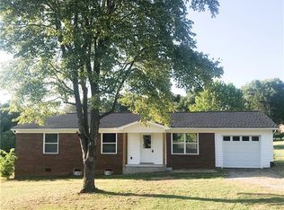 1966 Crown Dr, Conover, NC 28613