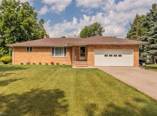 10976 Shaker Dr, North Royalton, OH 44133