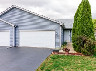 53 S Walnut Dr, North Aurora, IL 60542