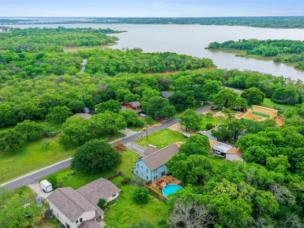 309 Lone Tree Ln, Hickory Creek, TX 75065