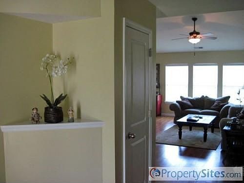4th image of 9737 Stockport Cir