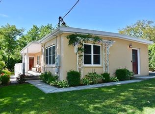 89 William St #B, South Dartmouth, MA 02748
