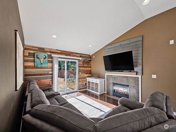4th image of 28609 80th Avenue Ct S