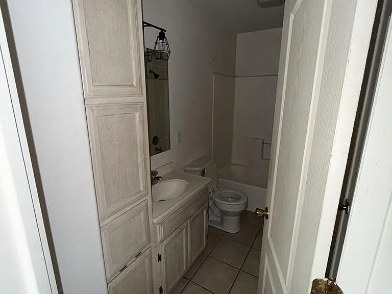 729 Sonesta Dr #B — Photo 6