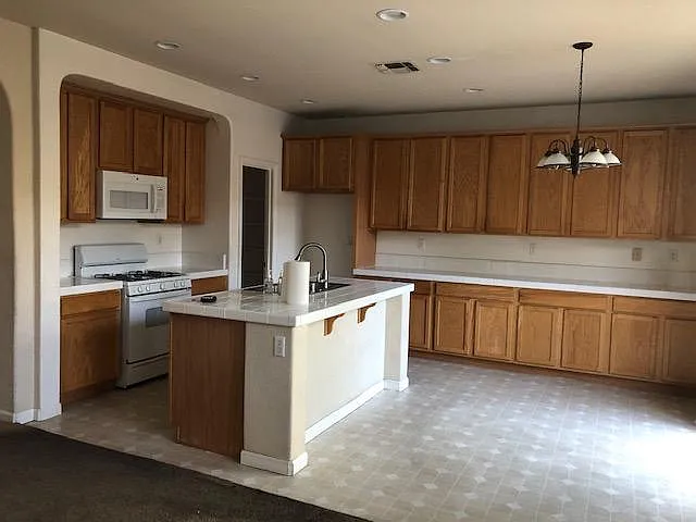 8212 Grisham Way — Photo 3