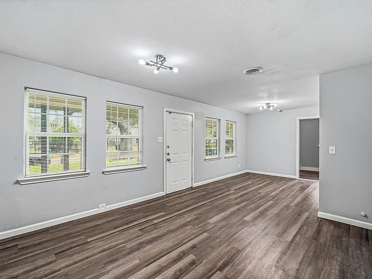 5859 Flamingo Dr — Photo 4