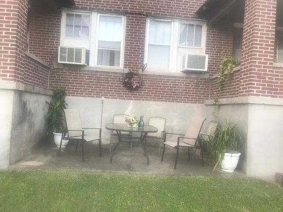 2nd image of 123 S Lorimier St APT 4
