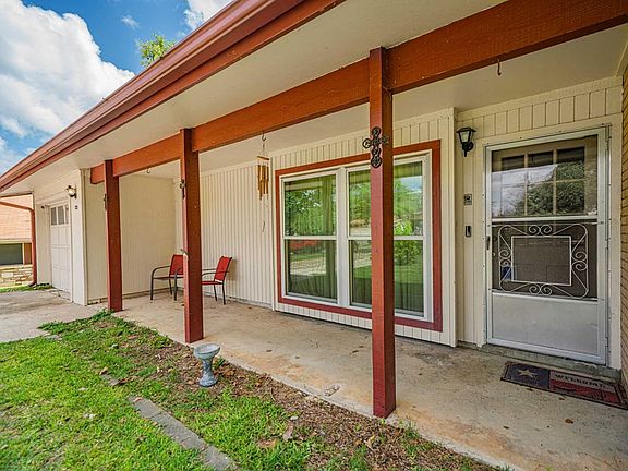 2nd image of 110 Bailey Jo Dr S