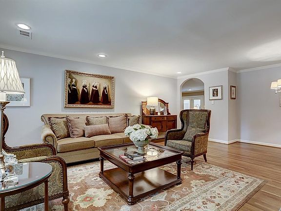 4th image of 10206 Shadow Wood Dr