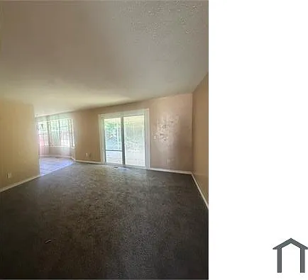 5008 S Buddy Ln — Photo 2