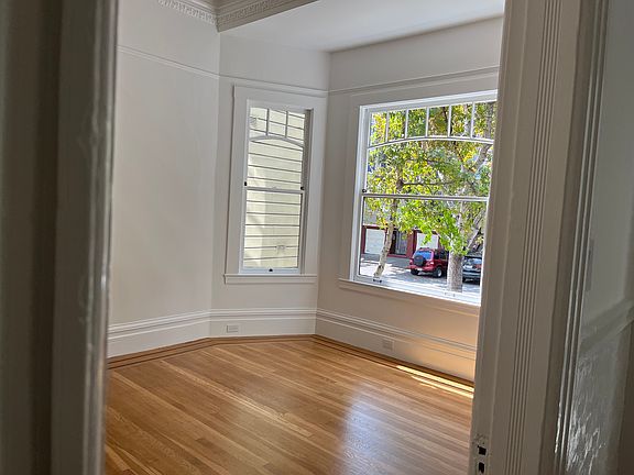 5th image of 37 Sanchez St