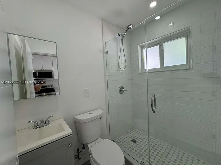 885 SW 29th Ave #3 — Photo 6