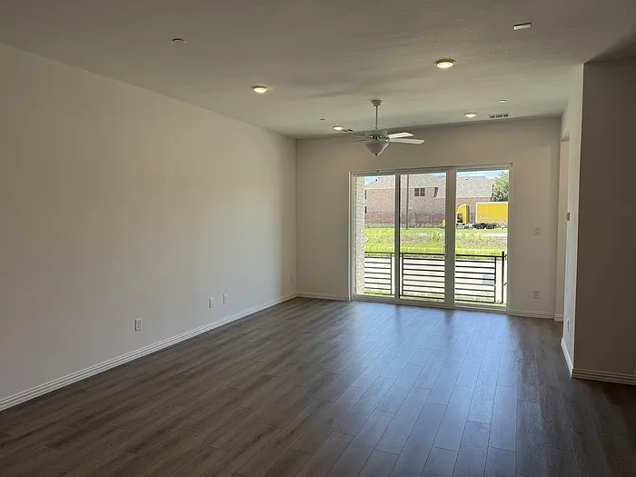 1218 Daybreak Dr — Photo 5