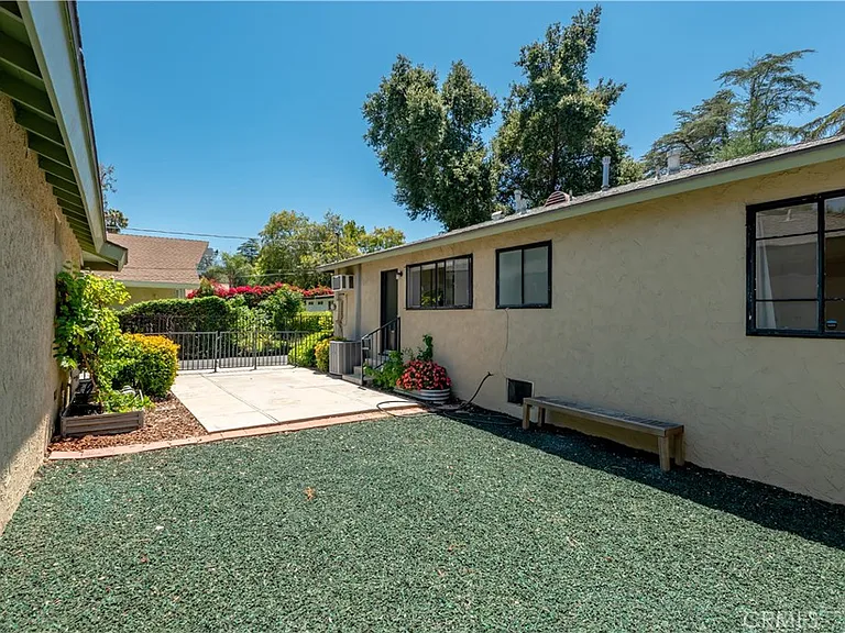 4450 Matilija Ave — Photo 4