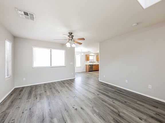 5th image of 16231 W Moreland St