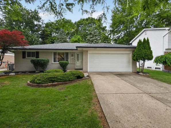 212 Charterhouse Dr, Canton, MI 48188