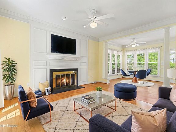 5th image of 208 Arlington Rdg