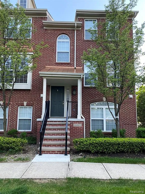 2 bed, 2.5 bath, 1539 sqft, $2,250 — Photo 1